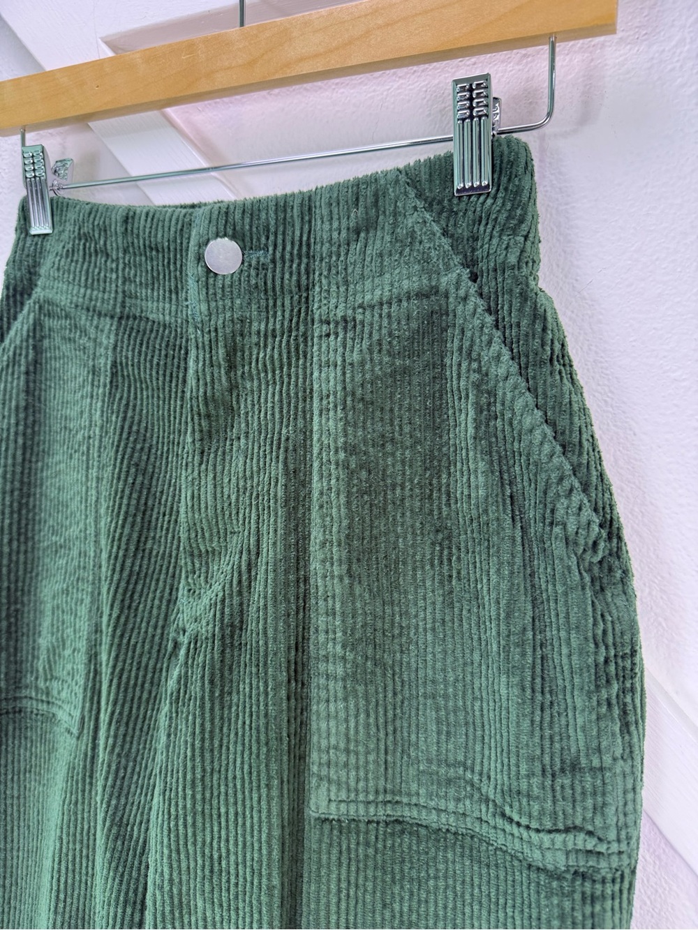 Pact Classic Corduroy Peg Pant Mountain View Green Size Small - Picture 3 of 12